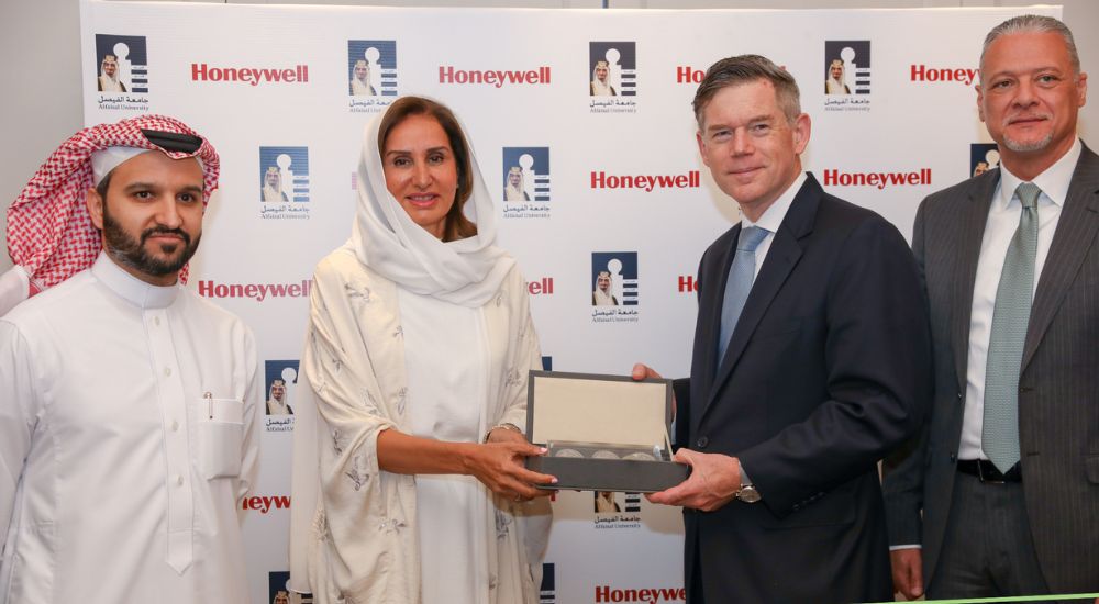 Senior leaders from Honeywell and Alfaisal University celebrate the strategic collaboration that will see the formation of the Honeywell Sustainable Energy Training Program. This will develop local talent and provide a sustainable source of qualified energy professionals.